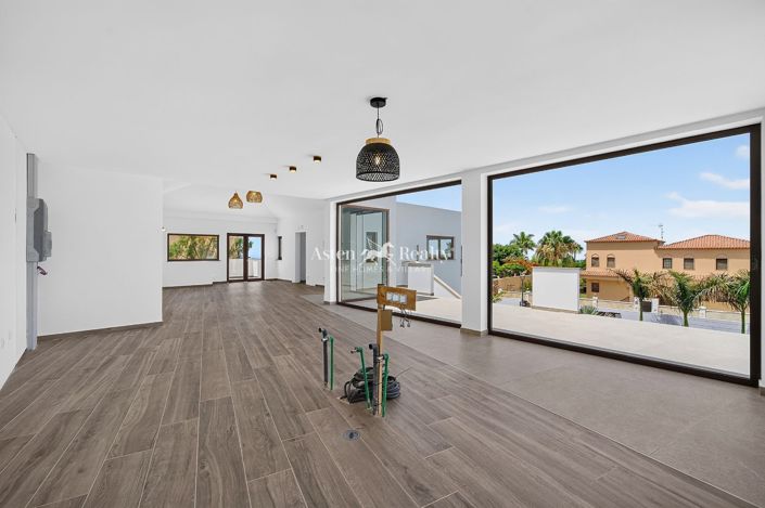 Image No.7-5 Bed Villa for sale