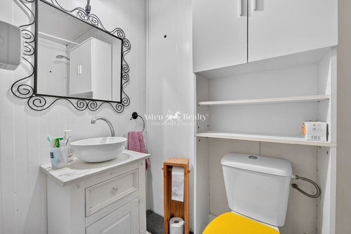 Image No.18-2 Bed House for sale