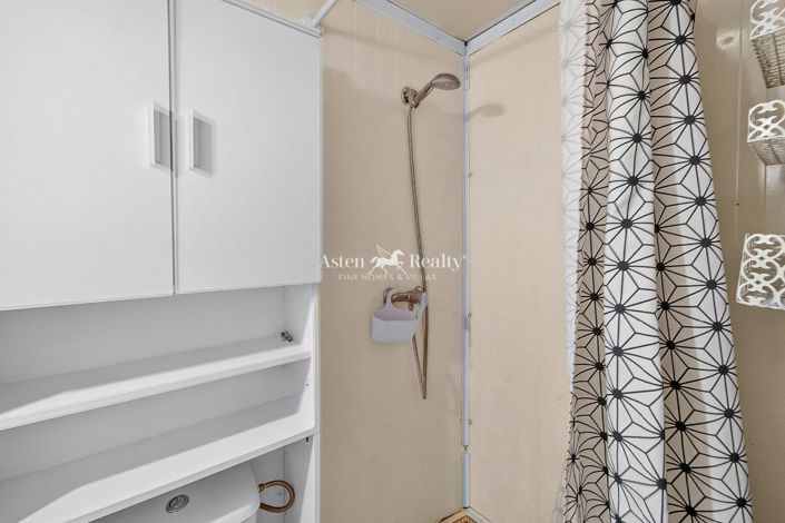 Image No.19-2 Bed House for sale