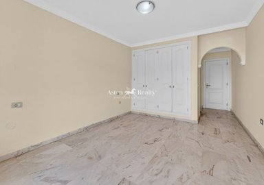 27871829