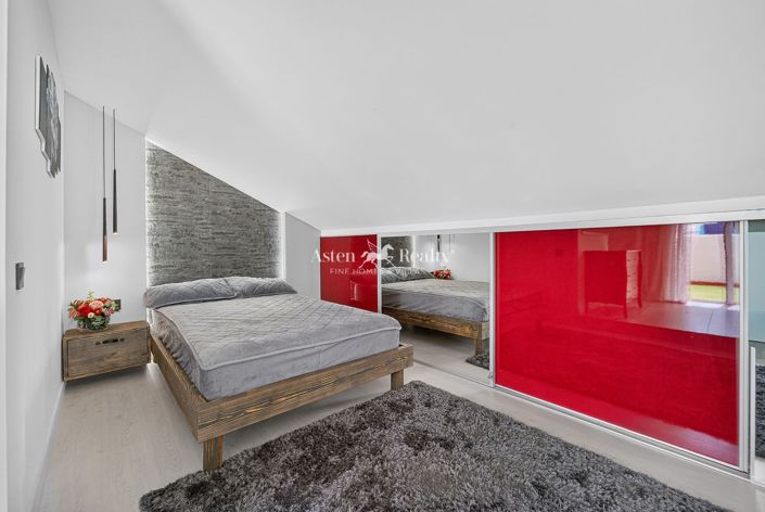 Image No.17-3 Bed House for sale