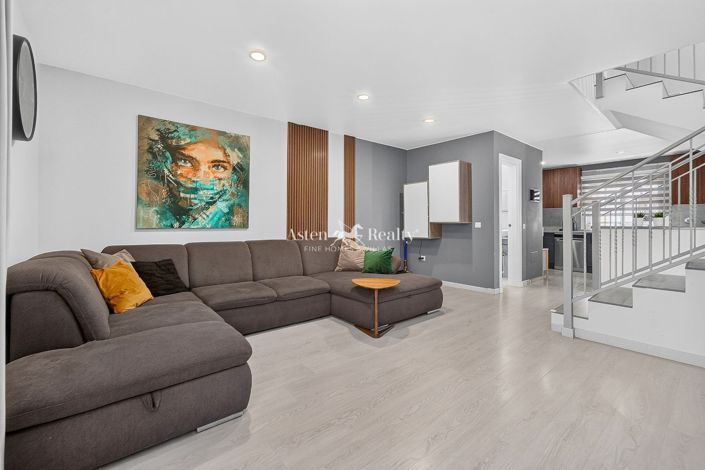 Image No.3-3 Bed House for sale