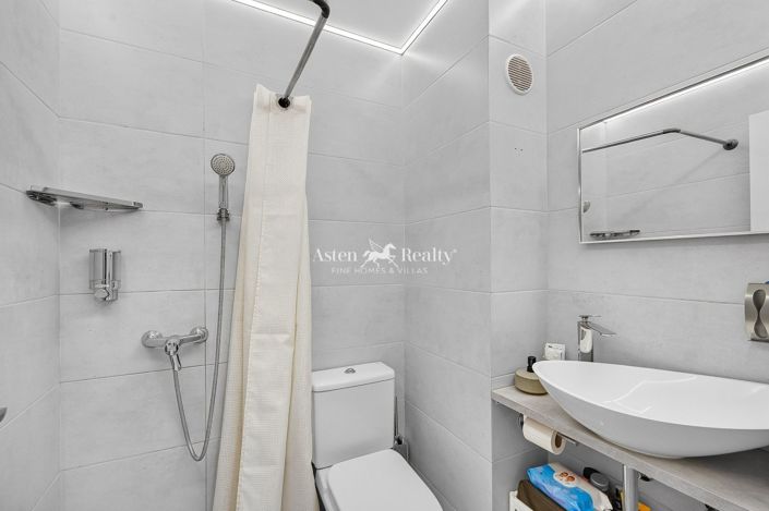 Image No.7-3 Bed House for sale