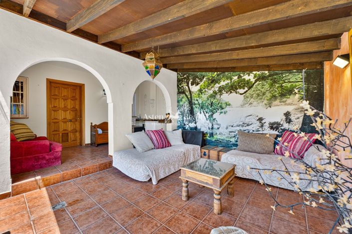 Image No.11-3 Bed House for sale