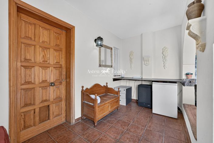 Image No.13-3 Bed House for sale