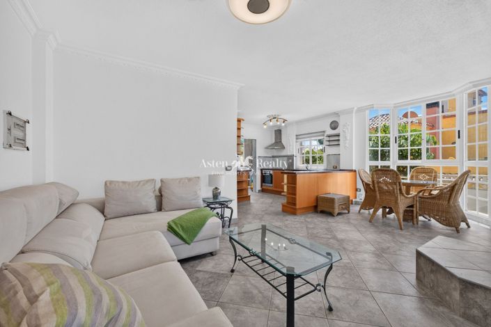 Image No.16-3 Bed House for sale