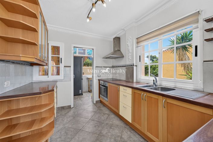 Image No.19-3 Bed House for sale