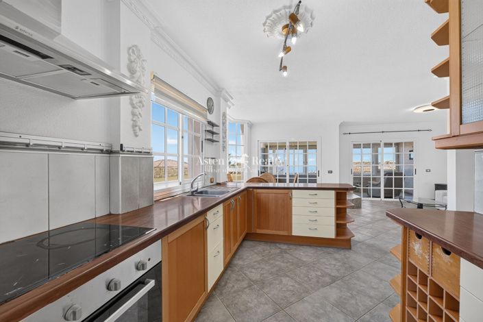 Image No.21-3 Bed House for sale
