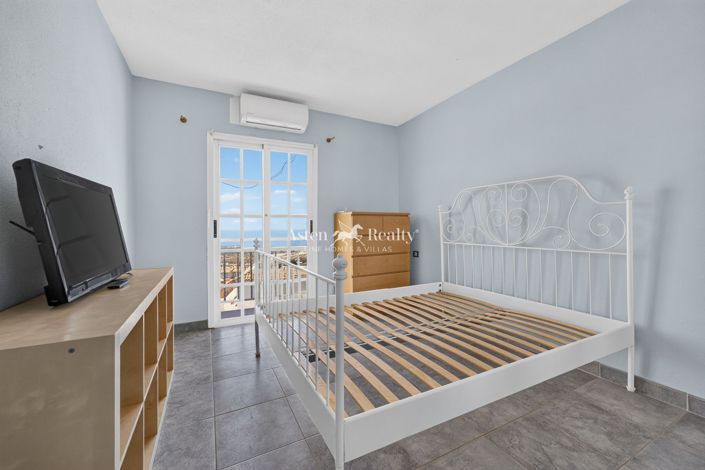 Image No.24-3 Bed House for sale