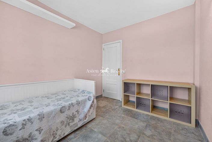 Image No.28-3 Bed House for sale