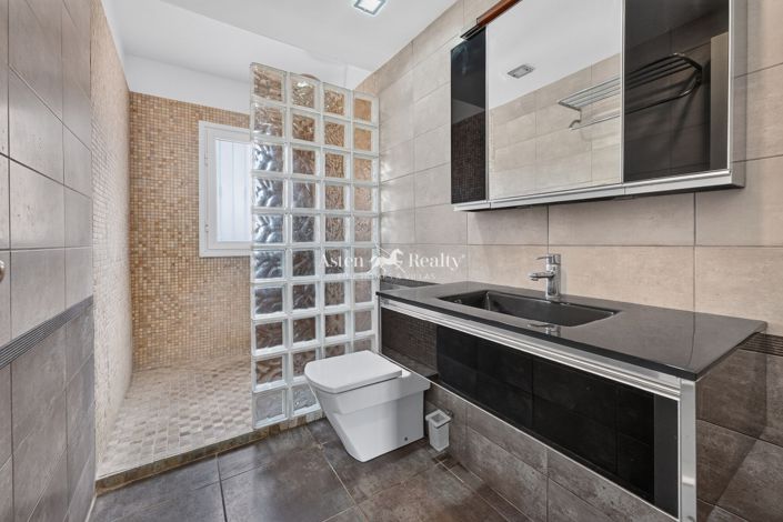 Image No.29-3 Bed House for sale