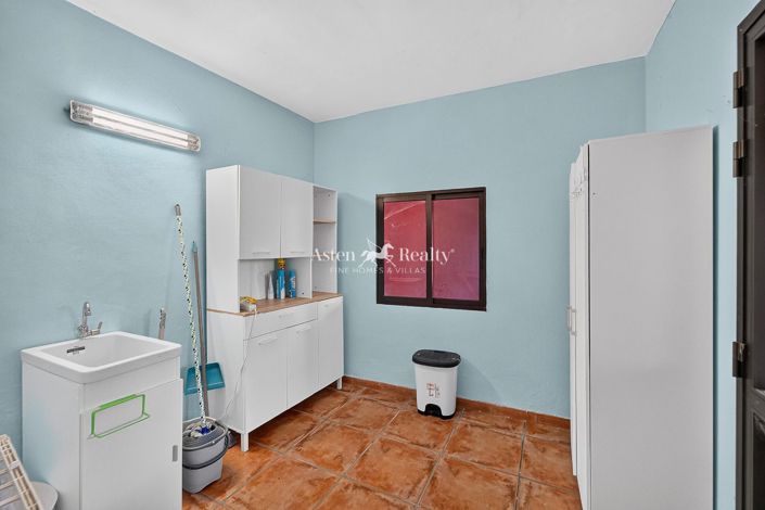 Image No.19-4 Bed Villa for sale