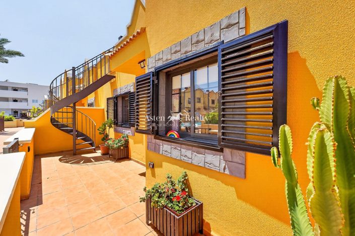 Image No.21-4 Bed House for sale