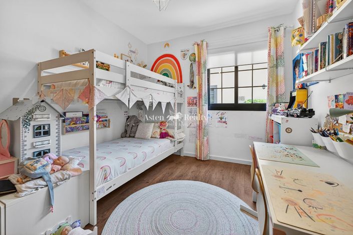 Image No.5-4 Bed House for sale