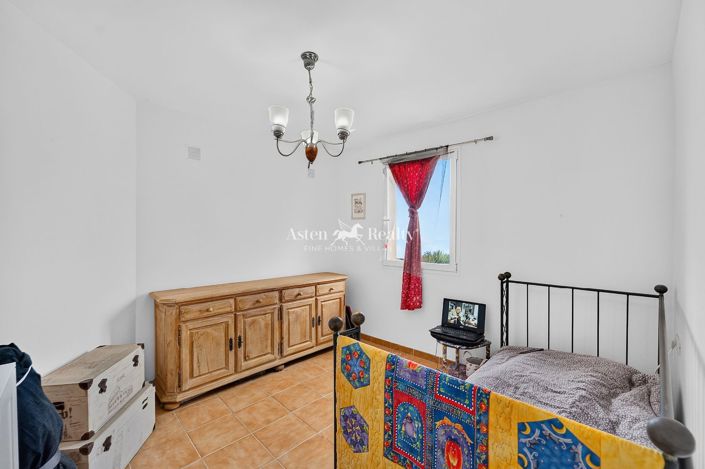 Image No.15-2 Bed House for sale
