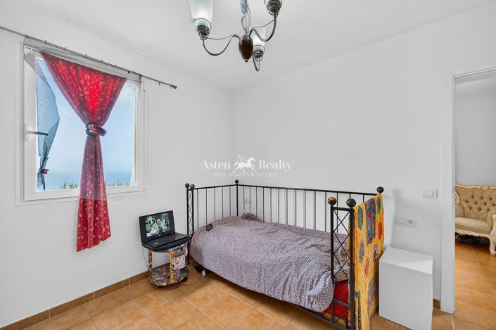Image No.16-2 Bed House for sale