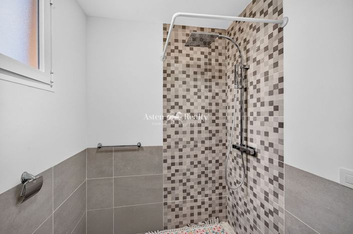 Image No.33-2 Bed House for sale