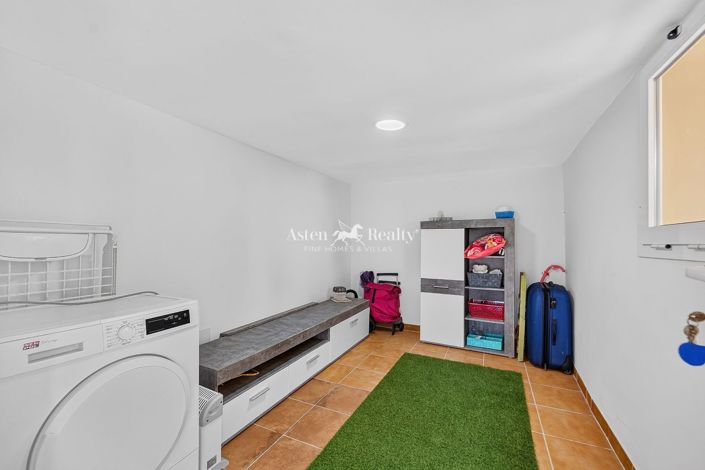 Image No.37-2 Bed House for sale