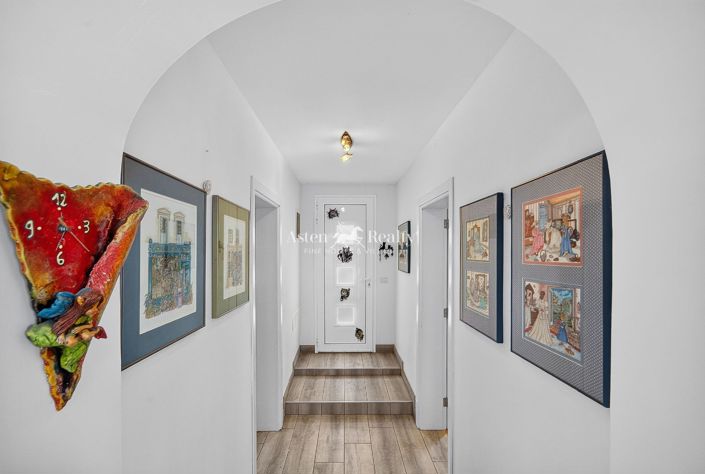 Image No.4-2 Bed House for sale