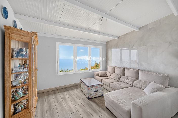 Image No.7-2 Bed House for sale