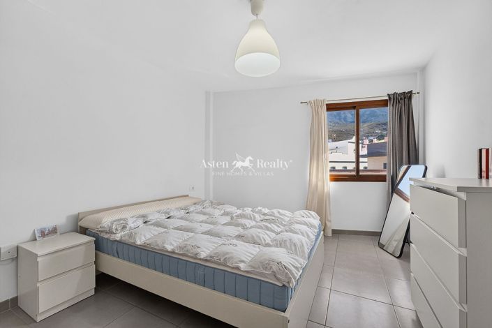 Image No.10-2 Bed Flat for sale