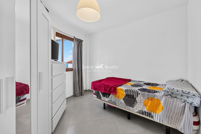 Image No.8-2 Bed Flat for sale