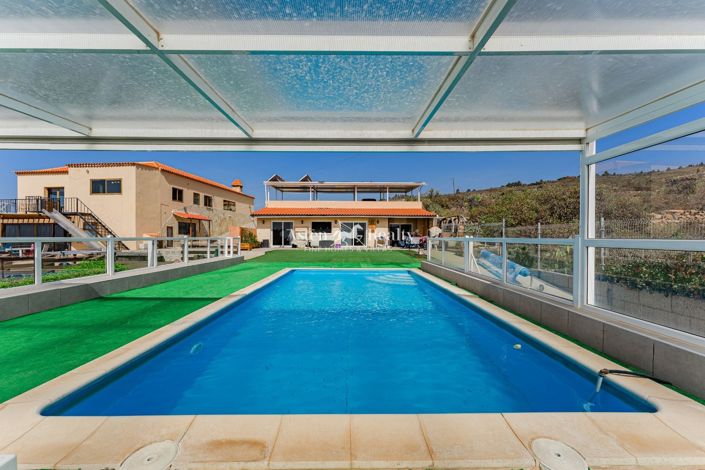 Image No.2-6 Bed Villa for sale