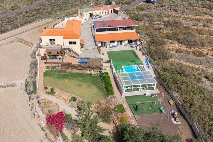 Image No.42-6 Bed Villa for sale