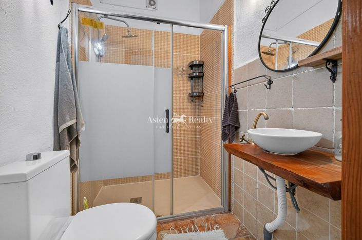 Image No.16-5 Bed House for sale