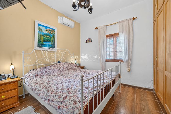 Image No.17-5 Bed House for sale