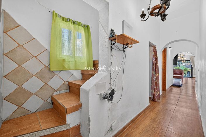 Image No.19-5 Bed House for sale