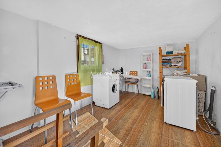 Image No.21-5 Bed House for sale
