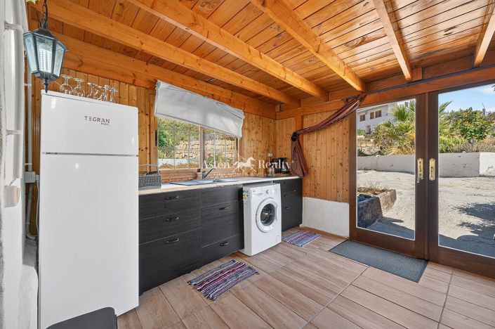 Image No.25-5 Bed House for sale