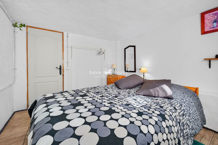Image No.33-5 Bed House for sale