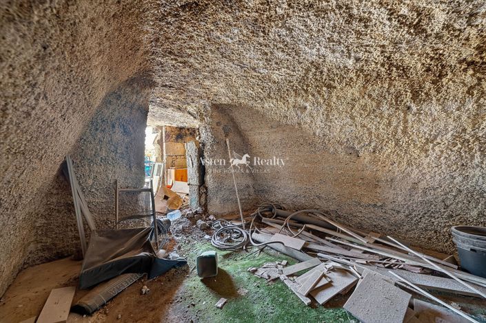 Image No.37-5 Bed House for sale