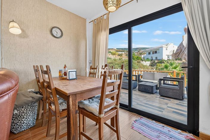 Image No.5-5 Bed House for sale