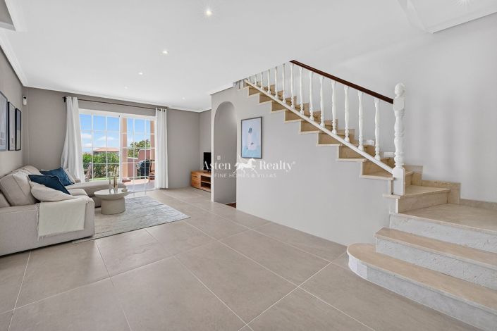 Image No.24-3 Bed House for sale