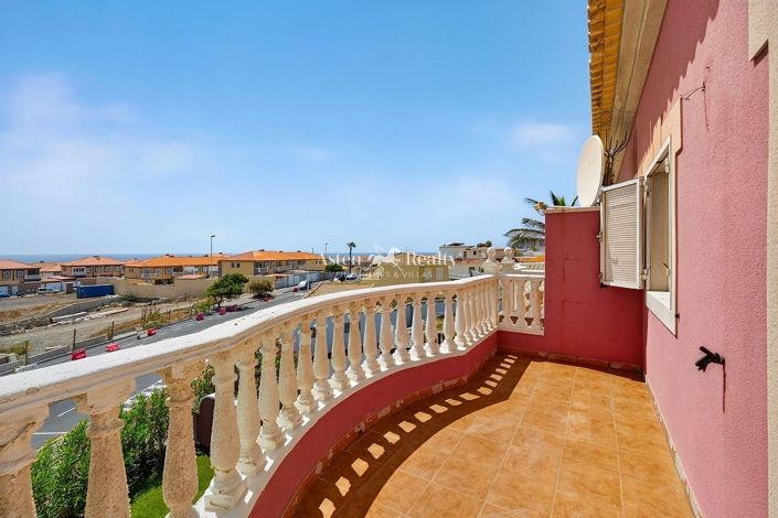 Image No.30-3 Bed House for sale