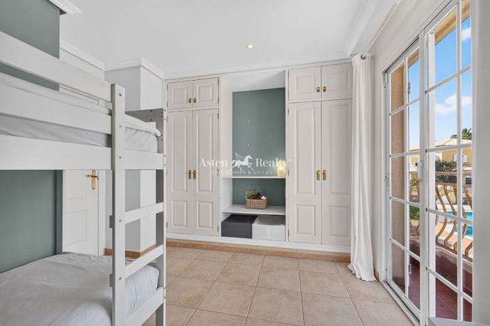 Image No.38-3 Bed House for sale