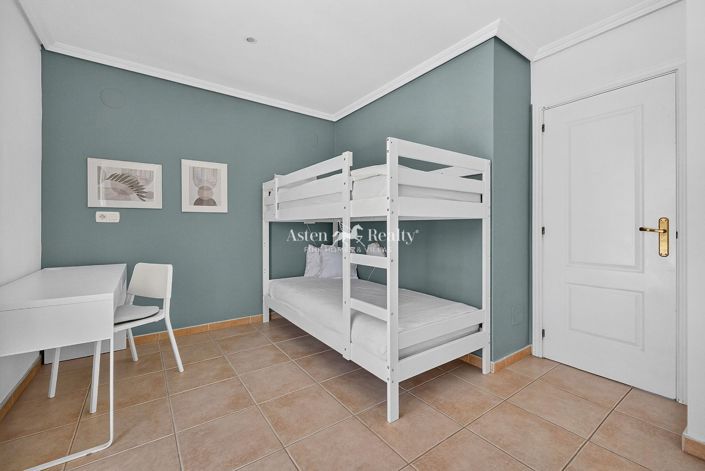 Image No.39-3 Bed House for sale