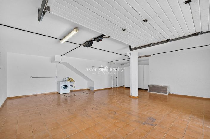 Image No.43-3 Bed House for sale