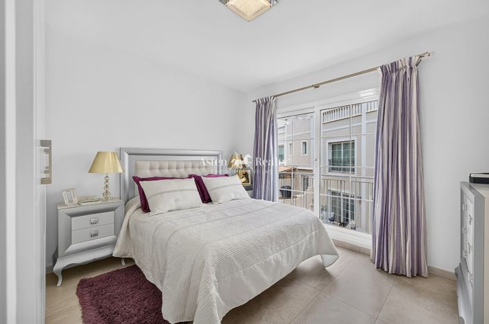 Image No.11-3 Bed House for sale