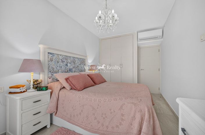 Image No.16-3 Bed House for sale