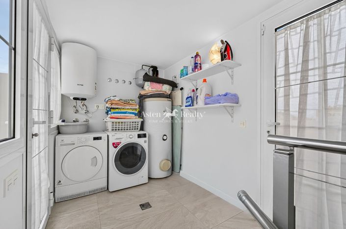 Image No.20-3 Bed House for sale