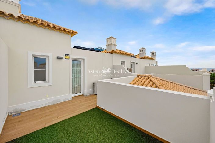 Image No.21-3 Bed House for sale
