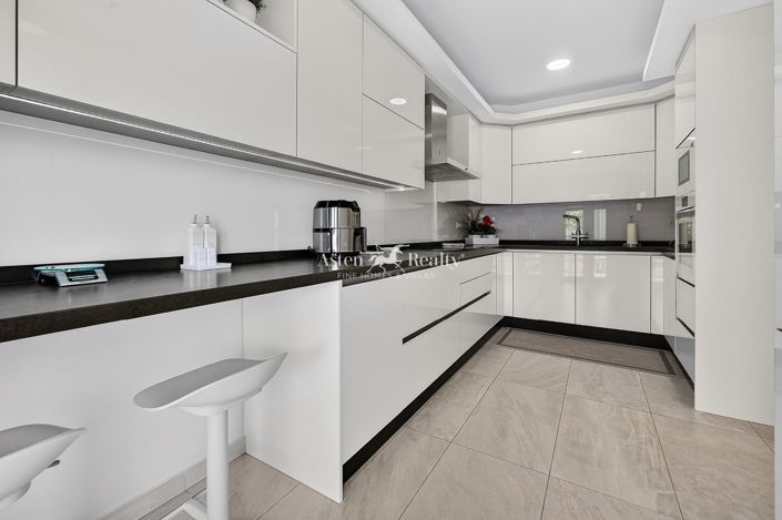 Image No.5-3 Bed House for sale