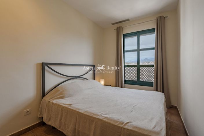 Image No.14-3 Bed House for sale
