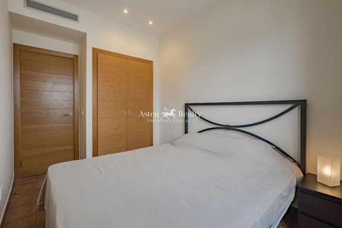 Image No.15-3 Bed House for sale