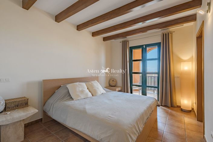 Image No.20-3 Bed House for sale
