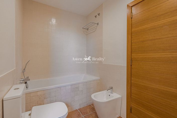 Image No.22-3 Bed House for sale